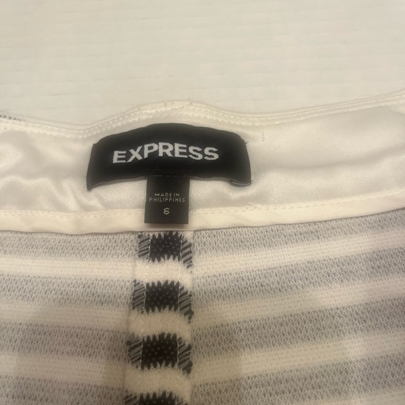 Express Skort size 6 striped sailor side zip no belt shorts skirt classic - Picture 7 of 7